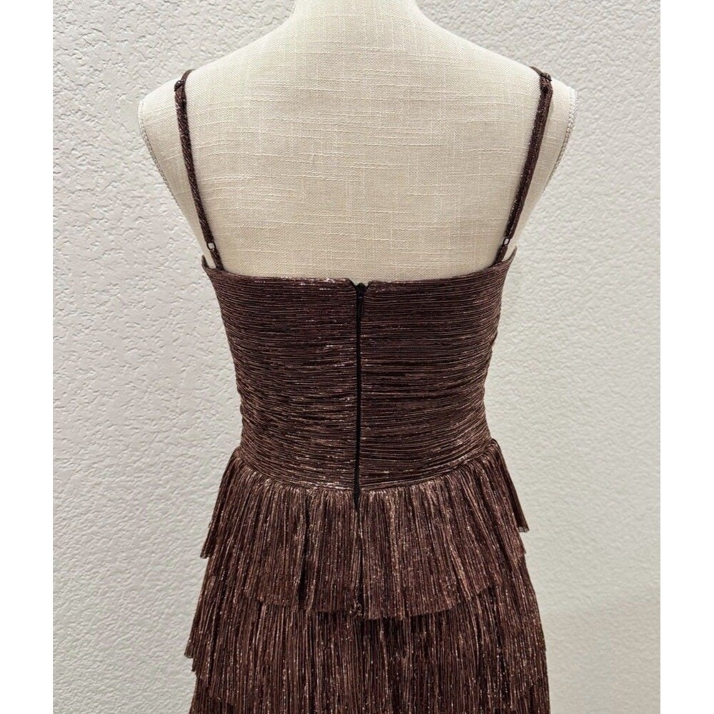 Gianni Bini Grace Metallic Plisse Sweetheart Neck Tiered Dress. Sizes: 10, 12 - Picture 7 of 9